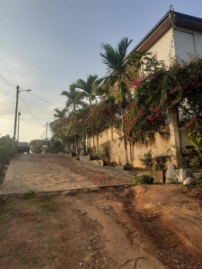 Residence Jardin Tropical Yaoundé エクステリア 写真