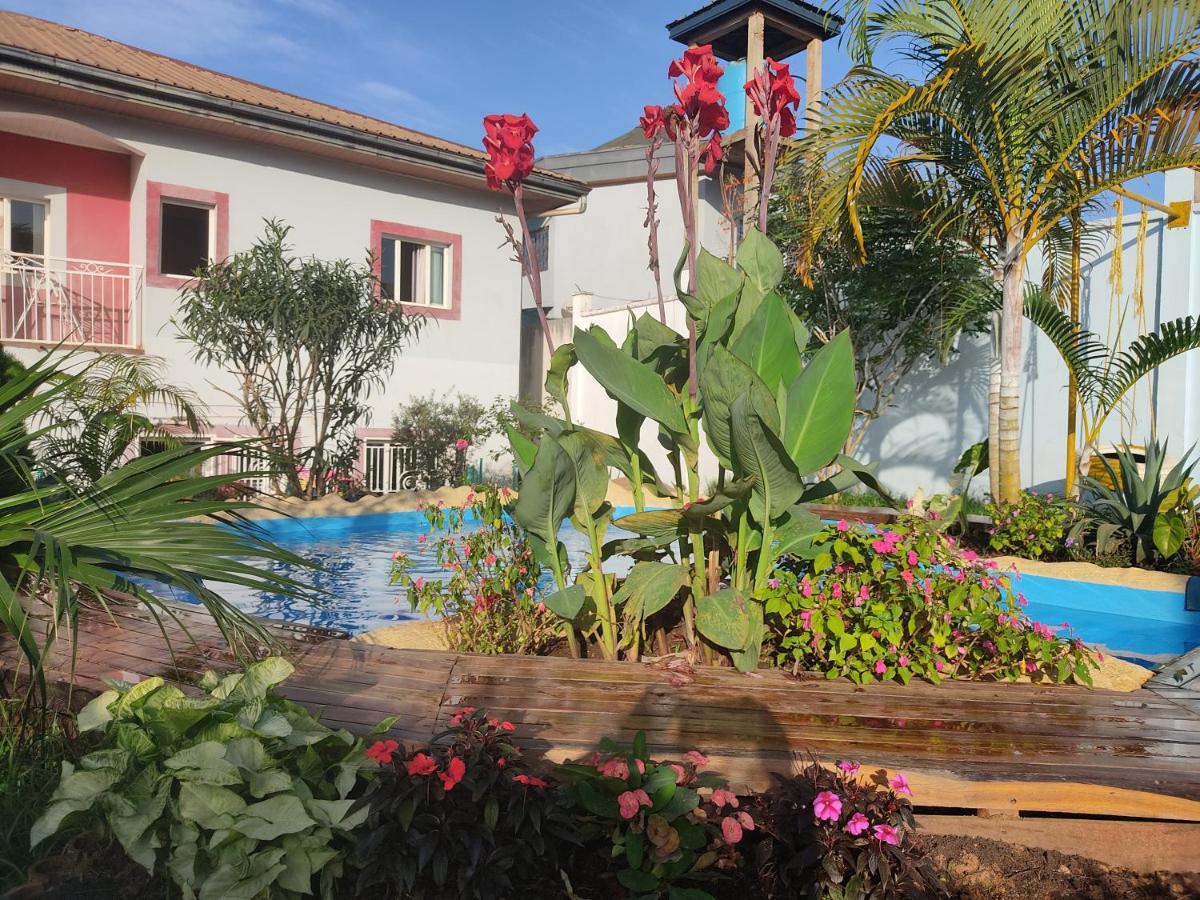 Residence Jardin Tropical Yaoundé エクステリア 写真